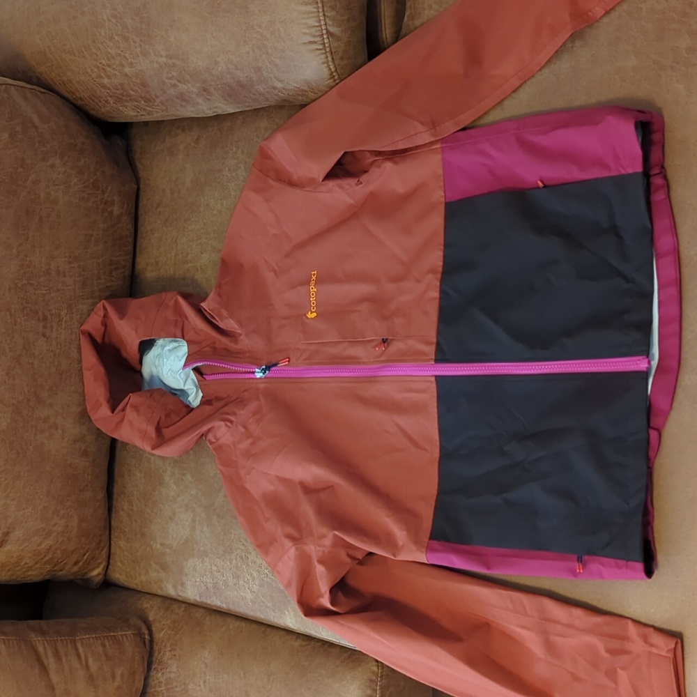 Cotopaxi women's raincoat